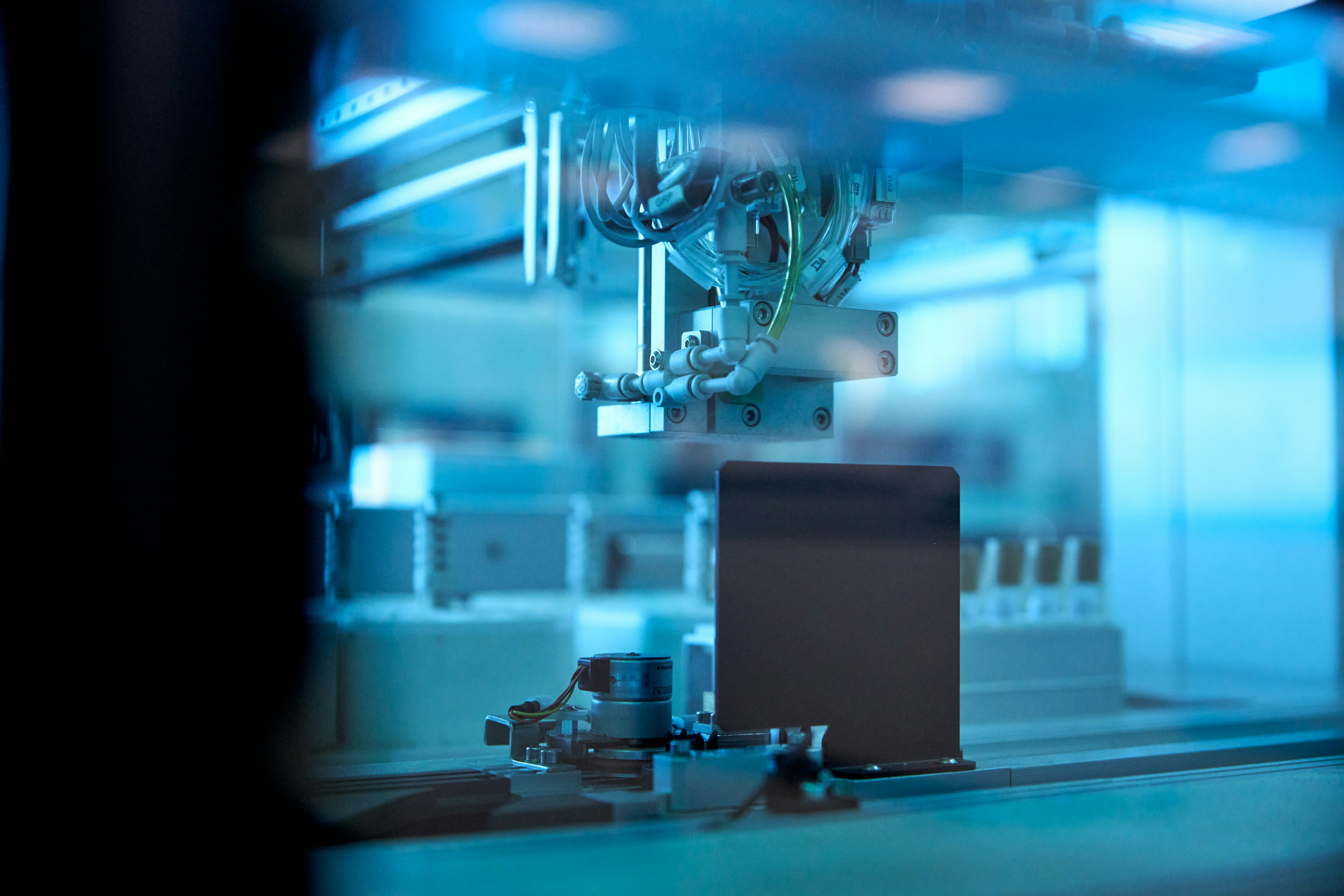 Pneumatic lab equipment